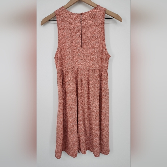 Old Navy Womens Summer Dress Bundle Size M Lot of 2 Sundress Minimalist Neutral - Picture 7 of 9